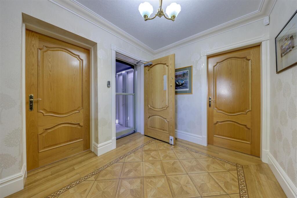 Side Hall with Lift Access