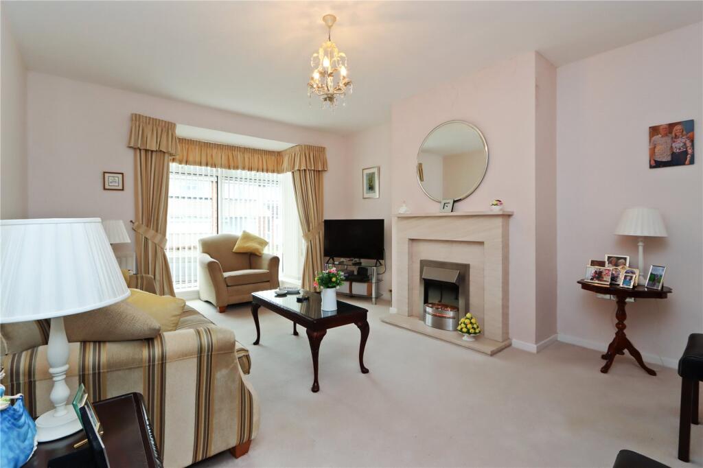 Living/Dining Room 1