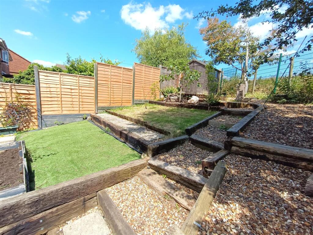 Rear Garden (4) .jpg