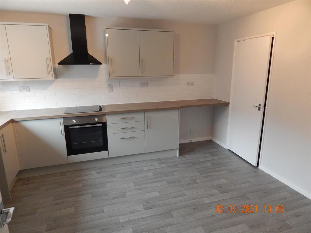Modern Fitted Kitchen