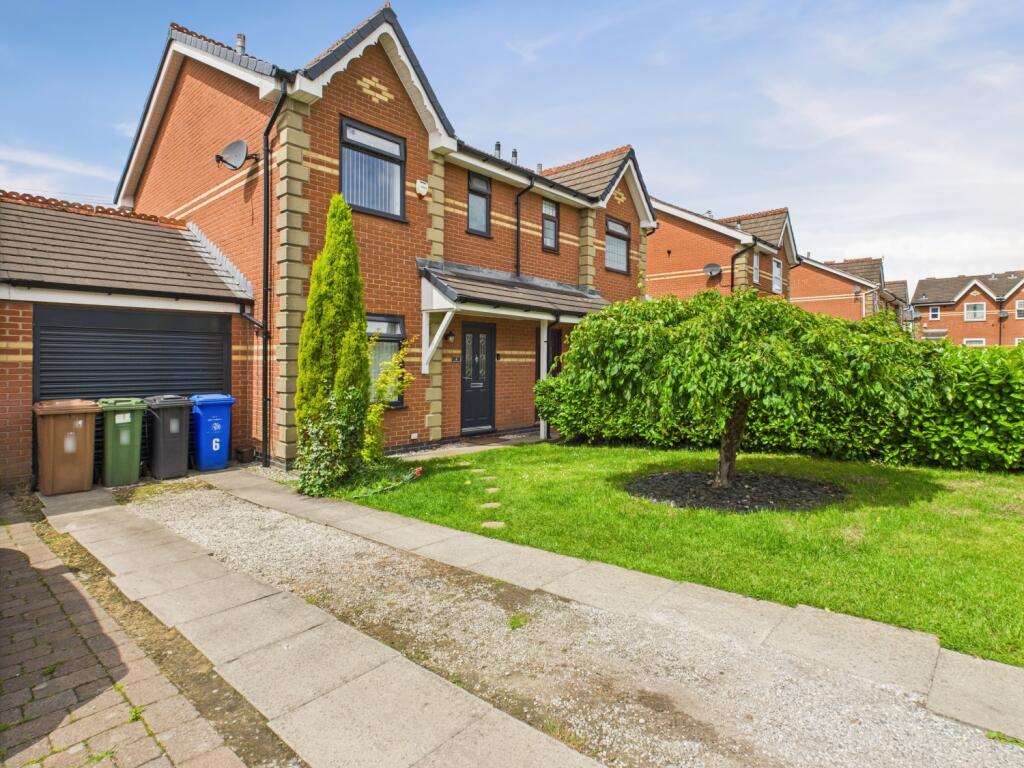 CAM03729G0-PR0068-STILL009