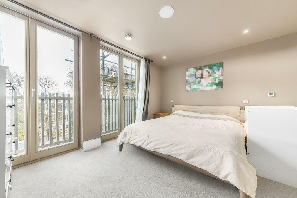 Principal Bedroom (2).jpg