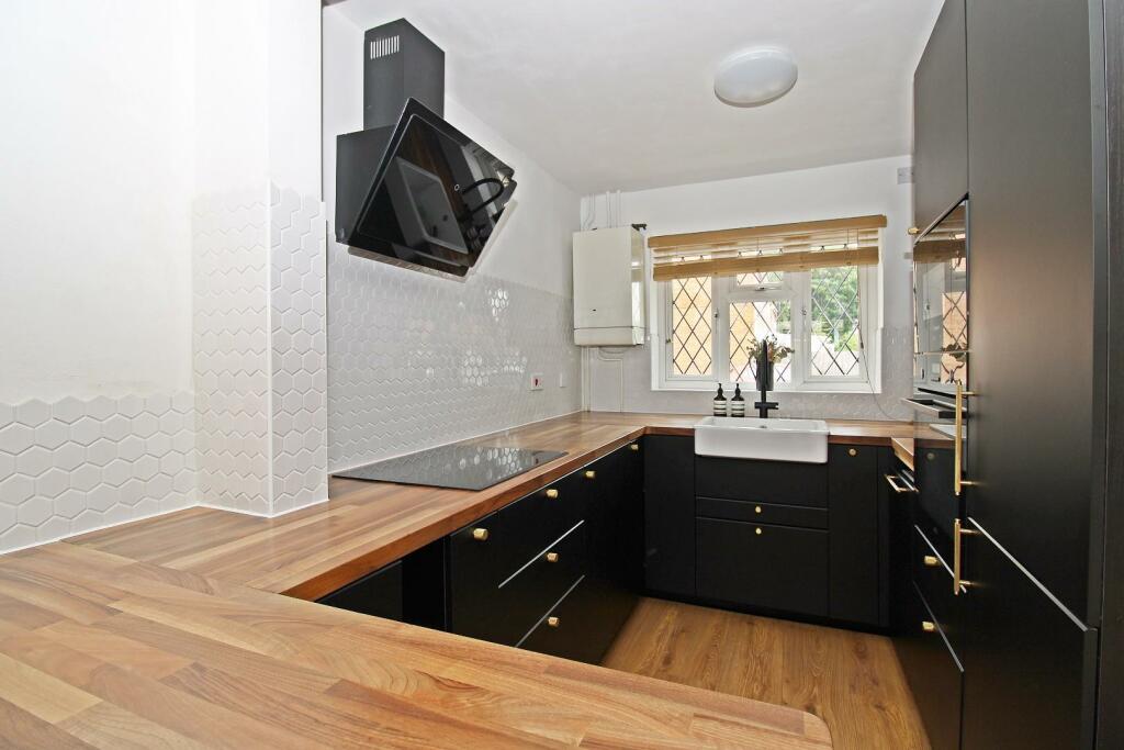 Kitchen/Breakfast Area