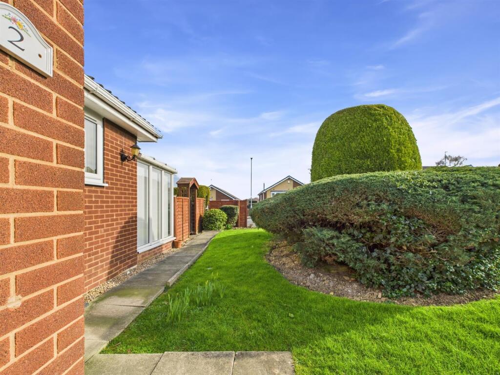 2 The Links Featherstone (16).jpg