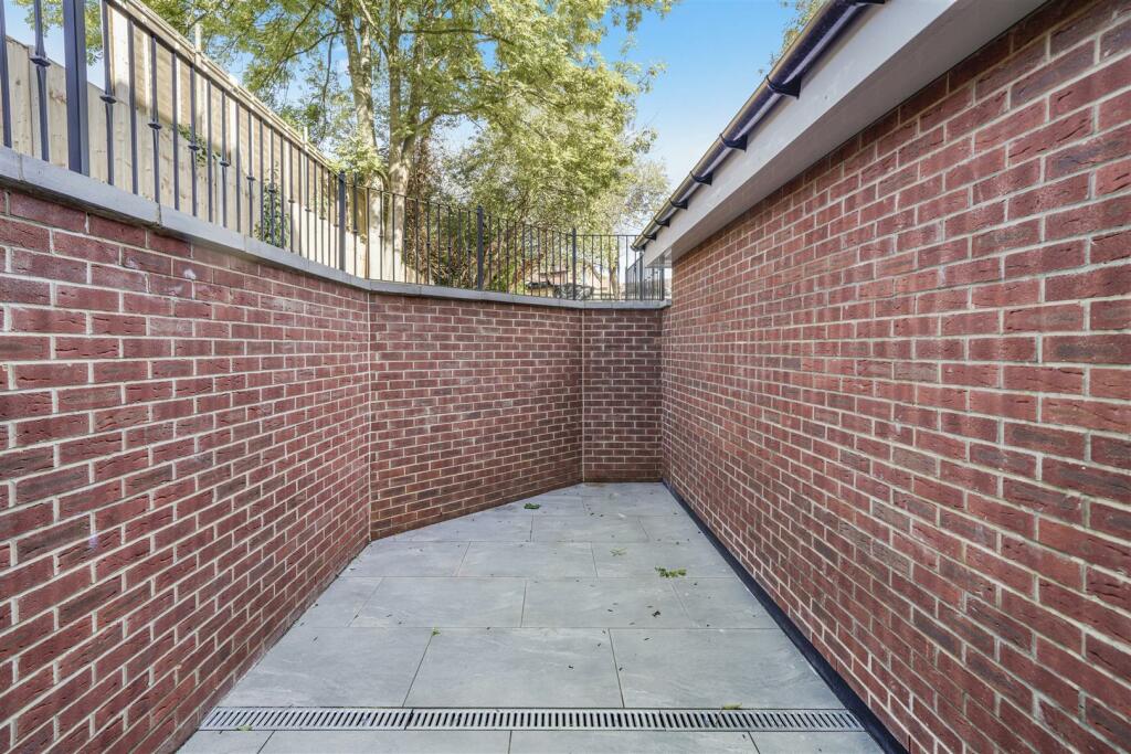 Flat 1 - 17 Sudbury Hill Close - VNkShxAUnsW3Ov12i