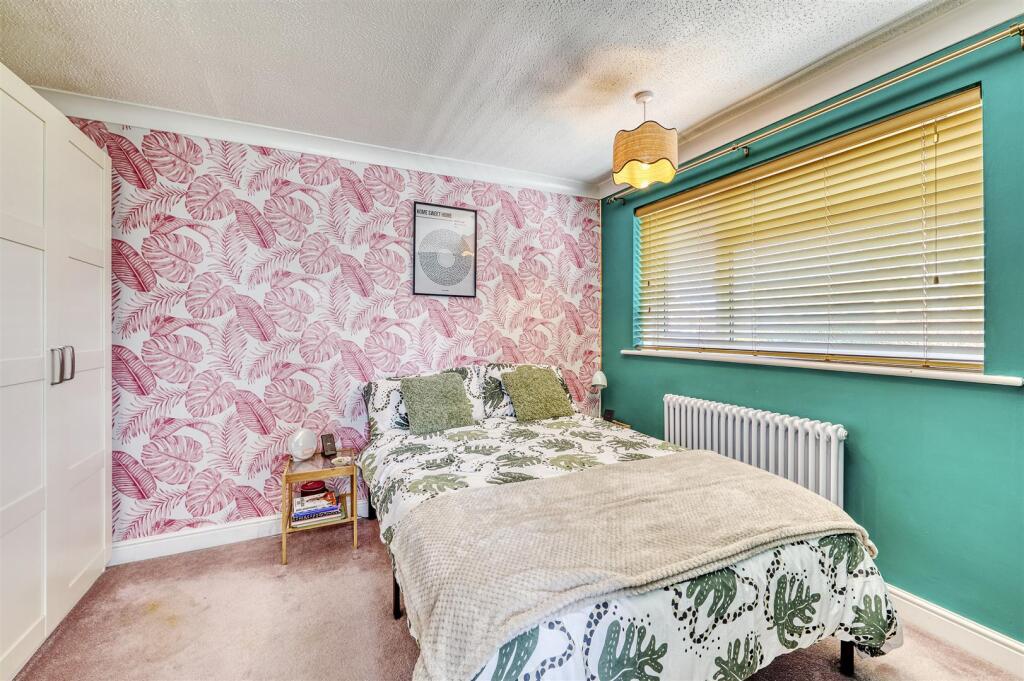 -6 Ashridge Close Rushden-16_HDR-03.jpg