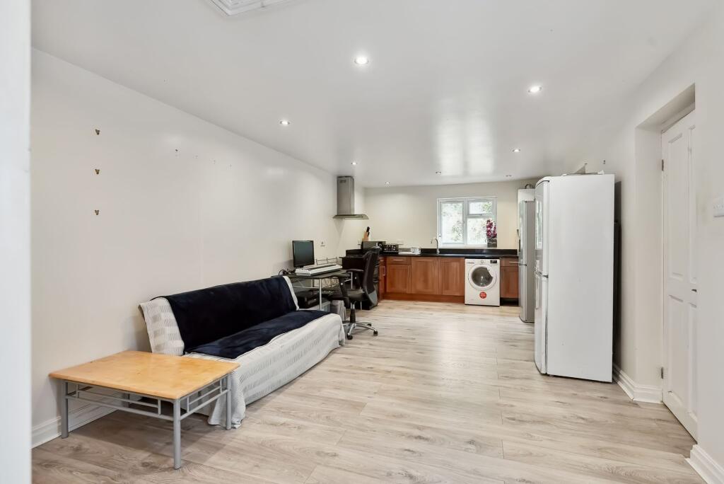 Kitchen / Living Room / Dining Area