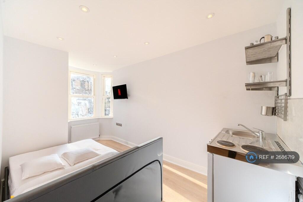 Communal Ground Floor Studio