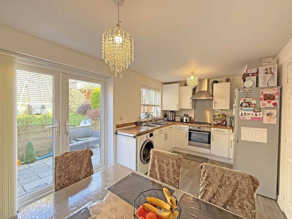 Bluebell Street 82 - Kitchen Diner.jpg