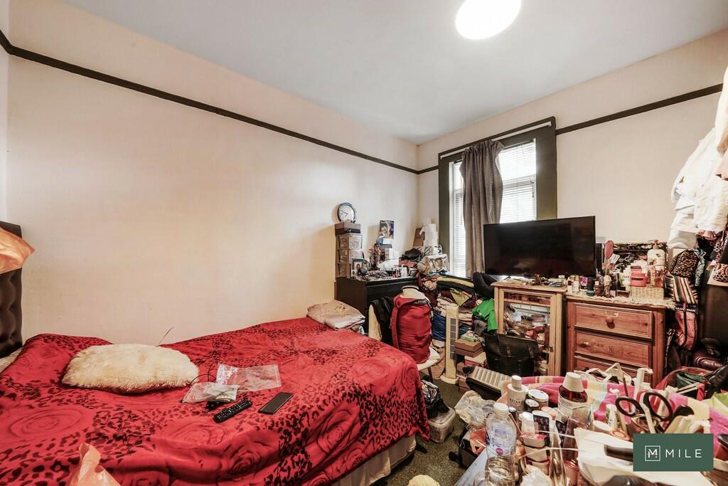 36b Casselden Roa...