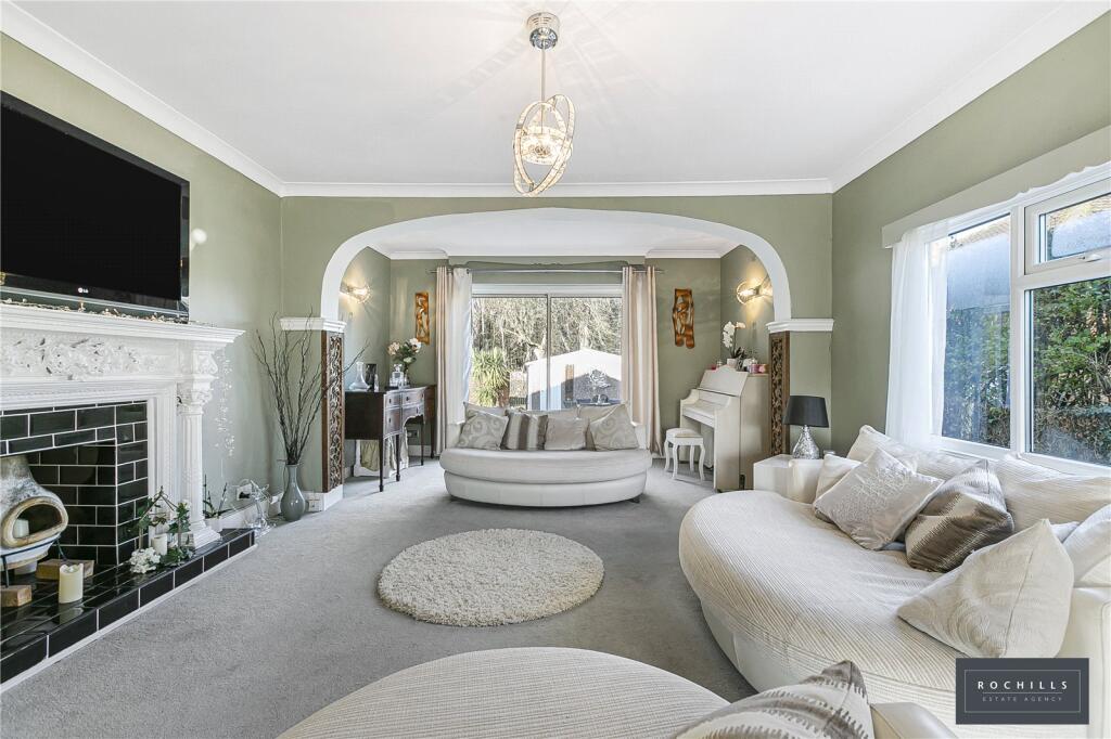 River Ash Estate, Shepperton, Surrey, TW17