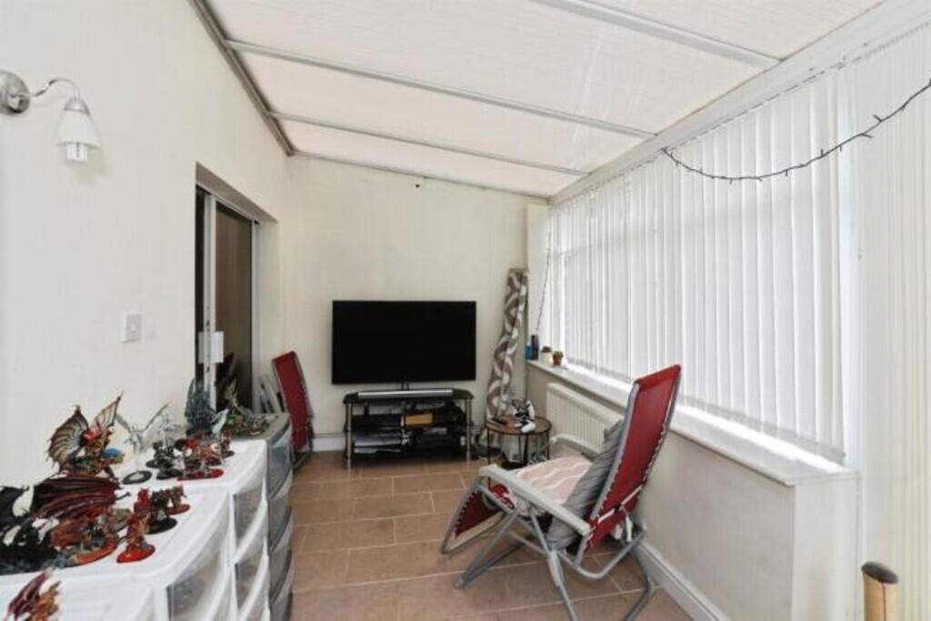 1885_NRT107941_IM...