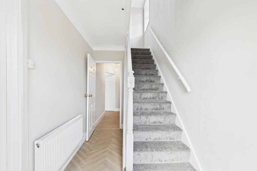 CAM04201G0-PR0107-STILL004