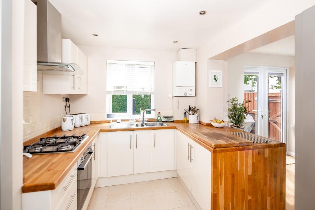 Kitchen/Family/Dine