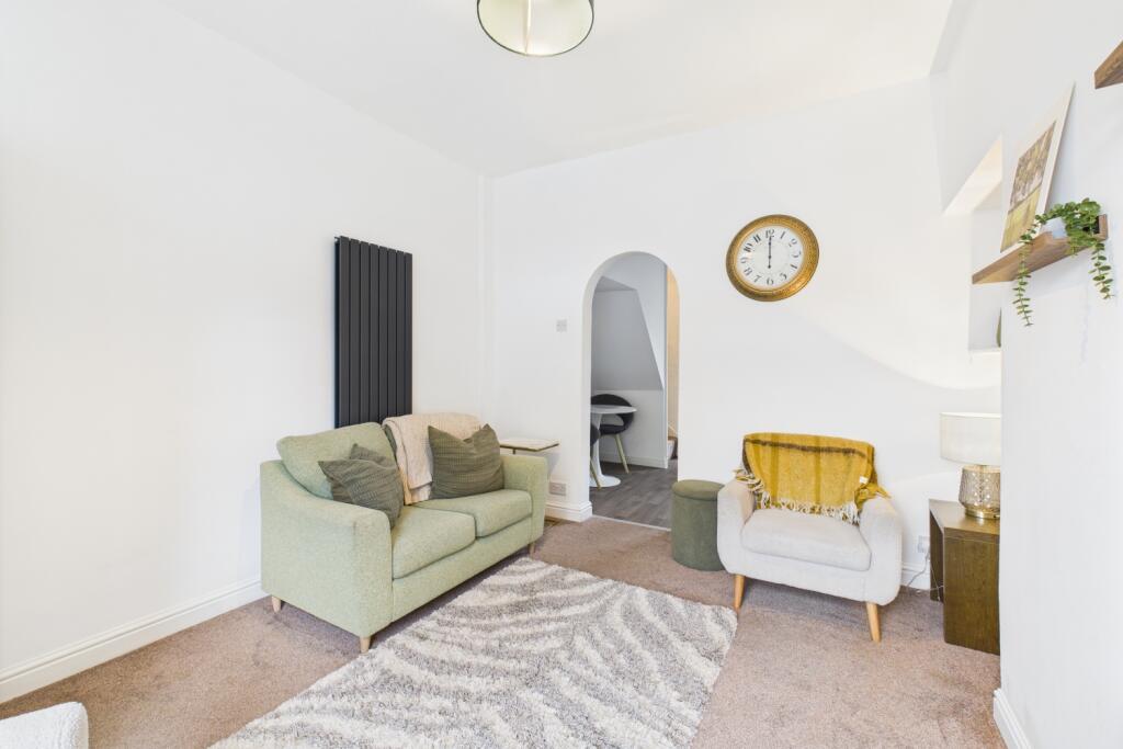 CAM03162G0-PR0296-STILL012