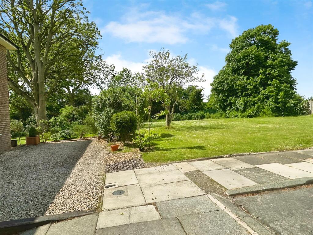 OUTLOOK FROM FRONT OF PROPERTY