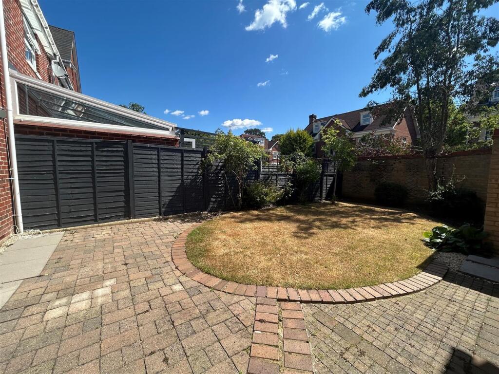 17 Drifters Drive garden 1.jpg