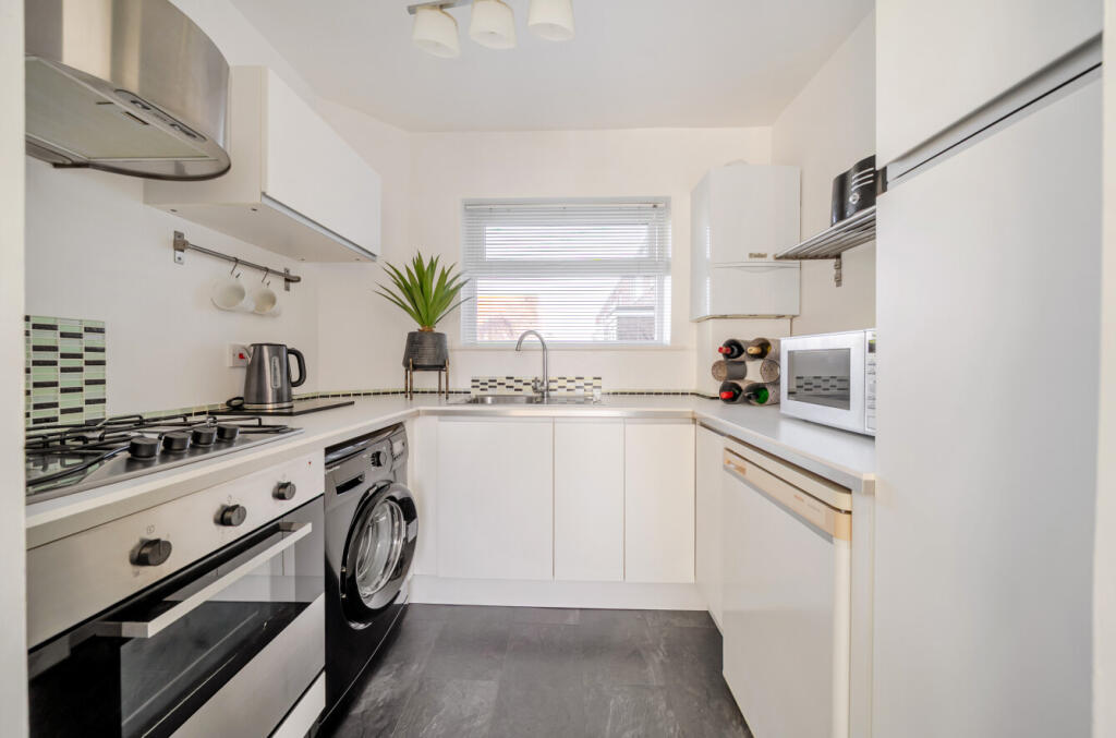 1385261-5-6929b49...