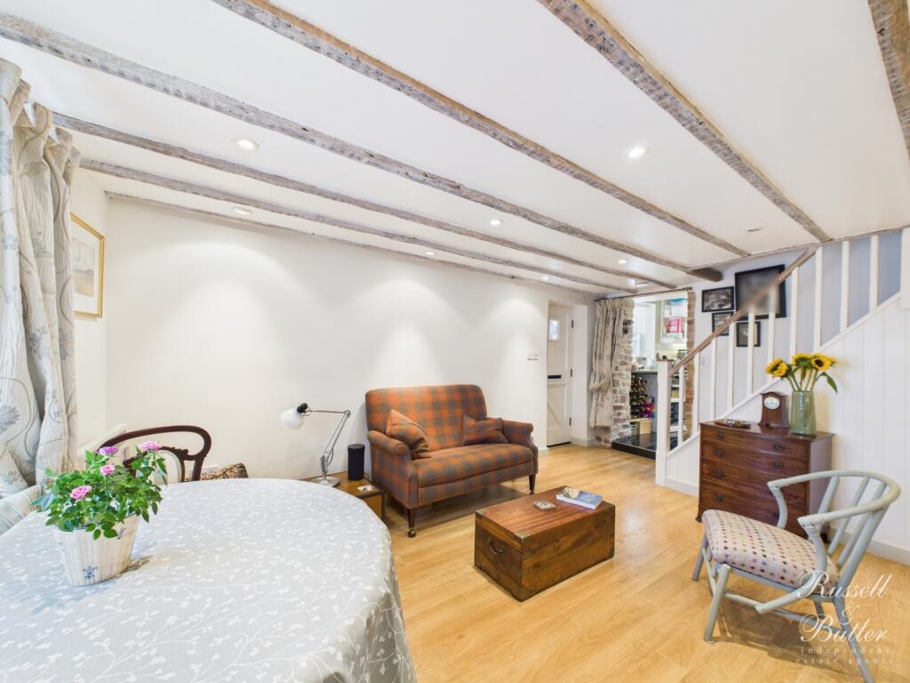 CAM01995G0-PR0346-STILL021