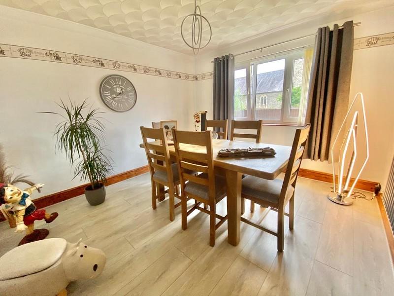 Dining Room/ Bedroom 4
