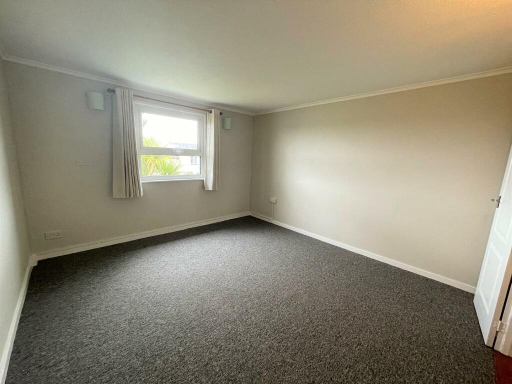Bedroom 1 alto.jpg