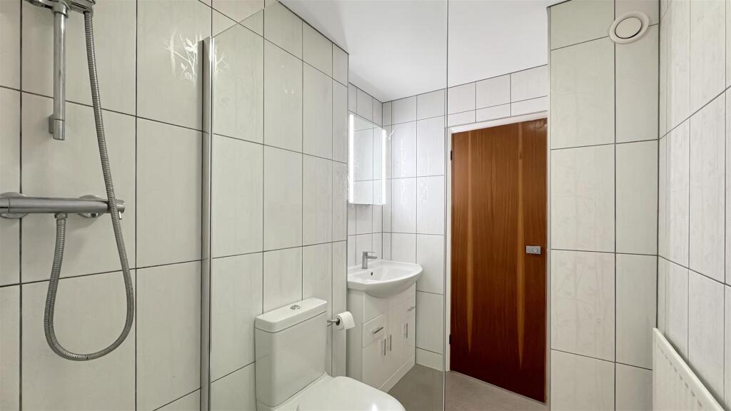 Master Bedroom En Suite