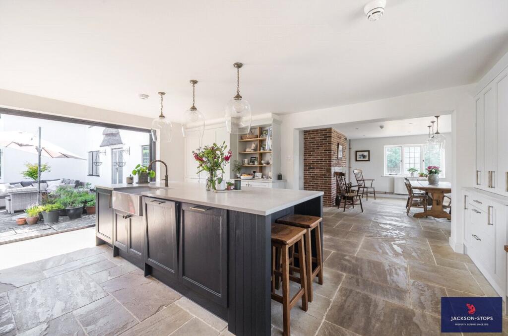 Kitchen 1