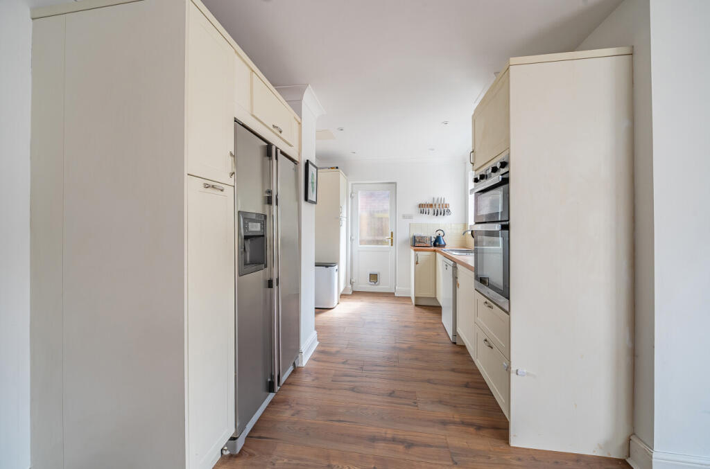 17-681cbec75b3c6-...