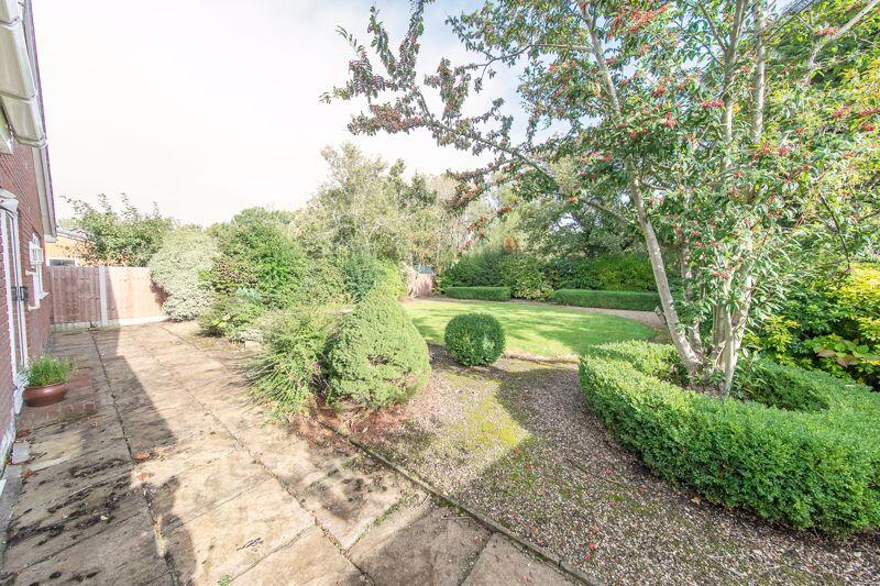 Well maintained private garden