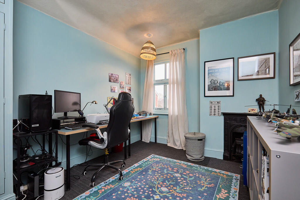 Edward Knight 202...