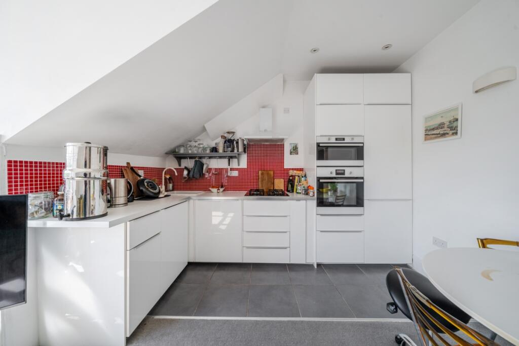 1321572-6-686d349...