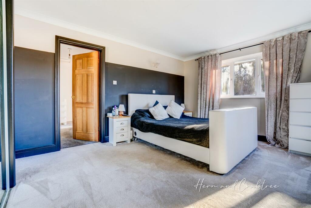 Kennington Close, Thornhill, HernCrabtree (14).jpg