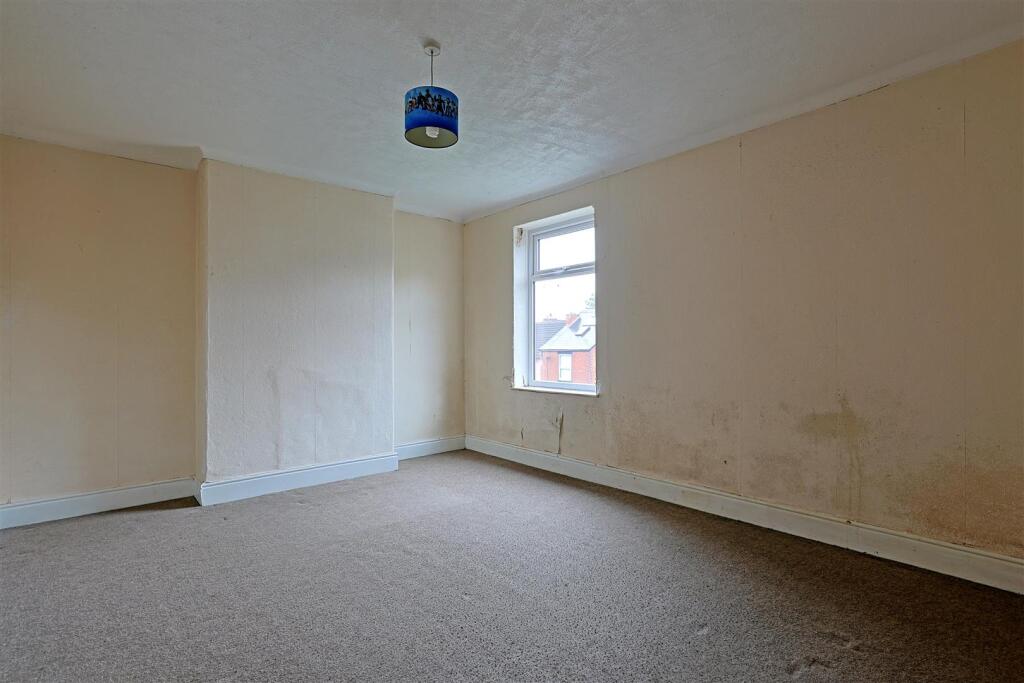 Bedroom 1-1.jpg