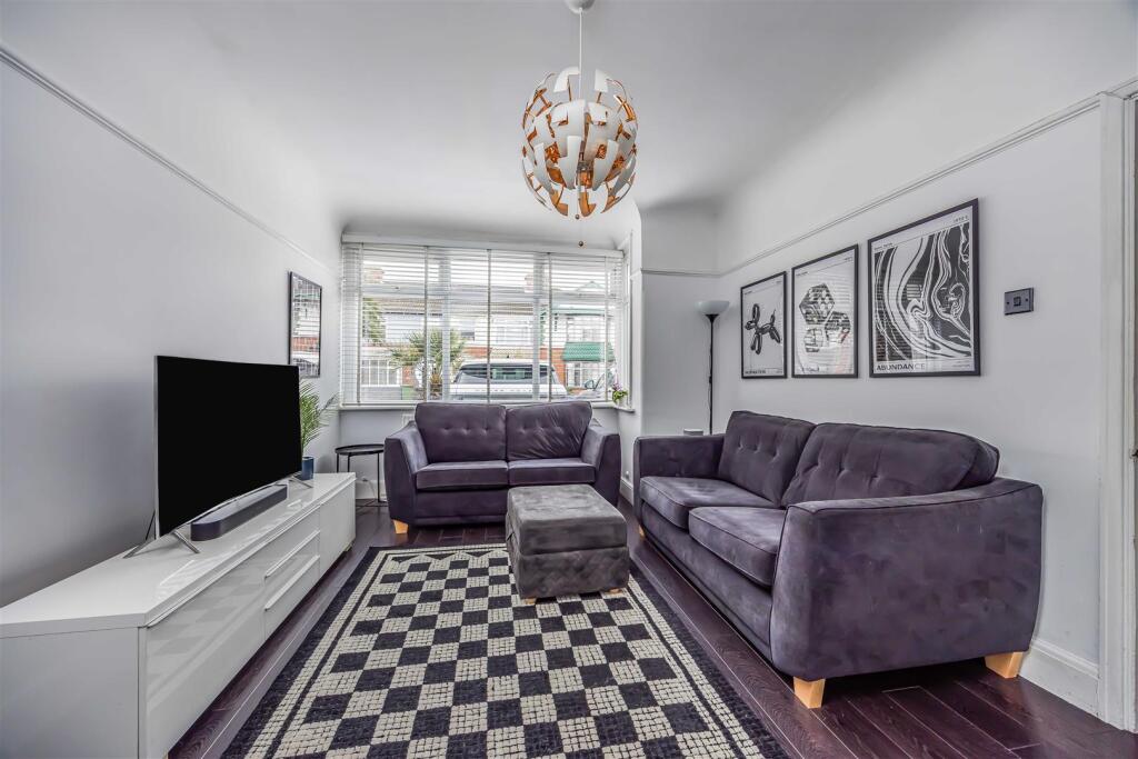 177 Hawthorn Crescent, Cosham-Small-PorticoMarketi