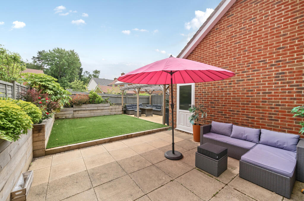 1303071-15-6839e2...