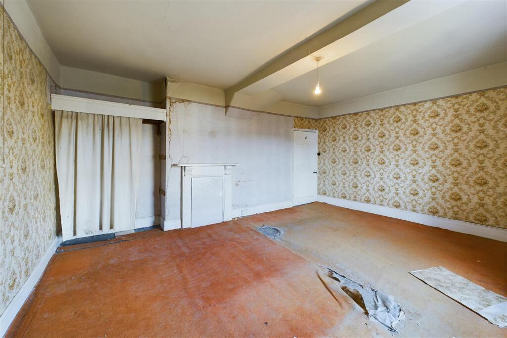 19 Moorend Road, Leckhampton, Cheltenham, Gloucest