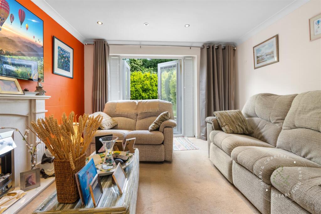 Camelot Way, HernCrabtree (2).jpg