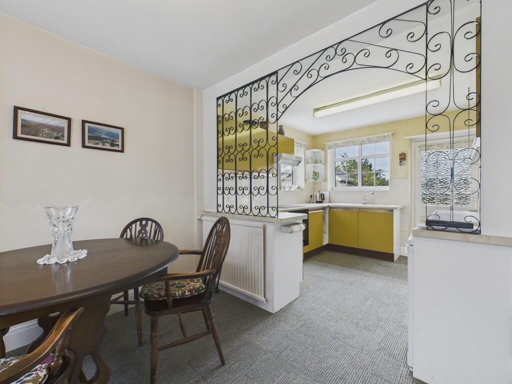 CAM04273G0-PR0158...