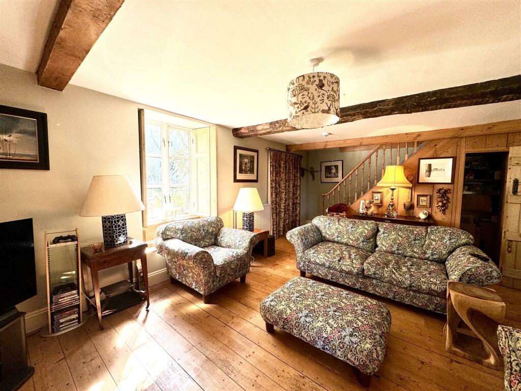 SITTING ROOM