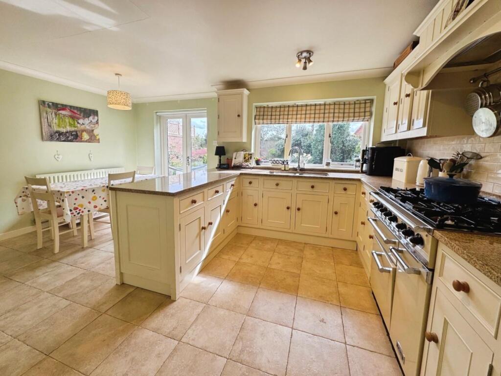 Kitchen Breakfast.jpg