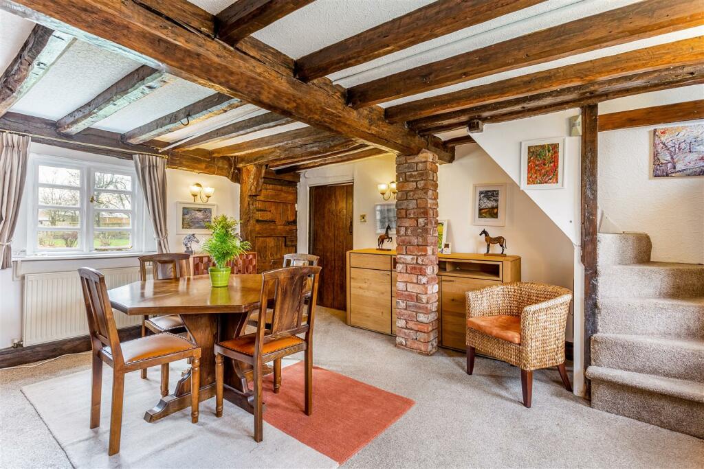 Stackyard Cottage 292957  -  (11).jpg