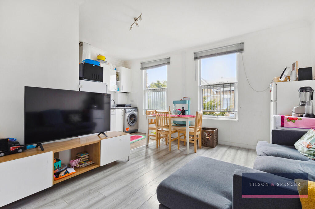 090420255_TILS_26...