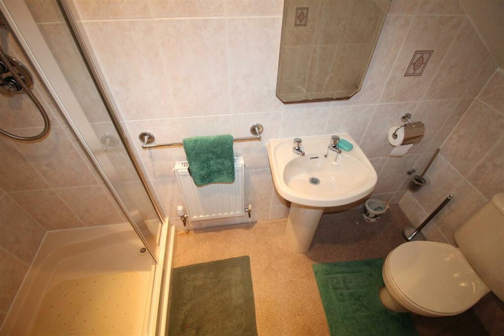 Leach Lane, 86, FF en suite.JPG