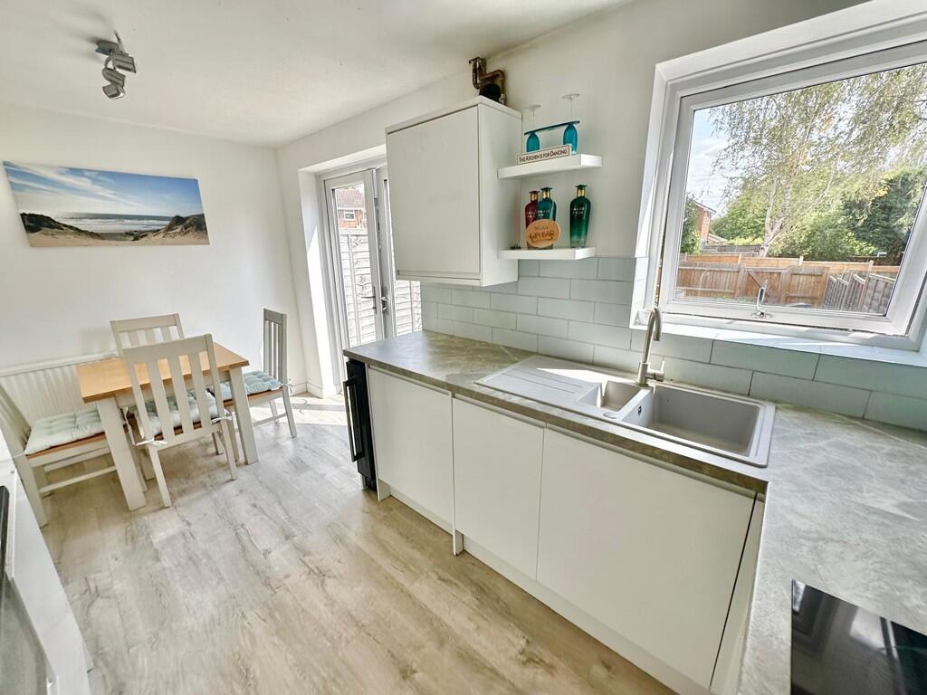 IMG-20250822-WA00...