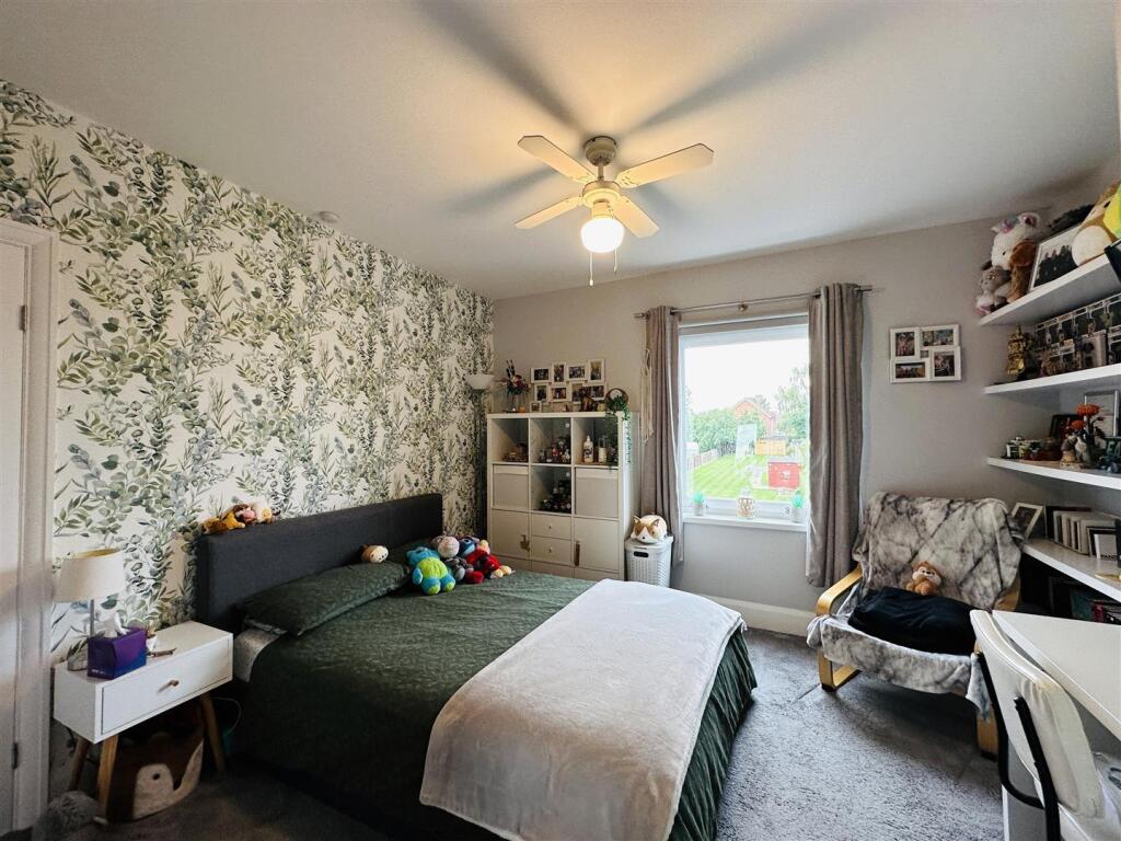 bed2.jpg