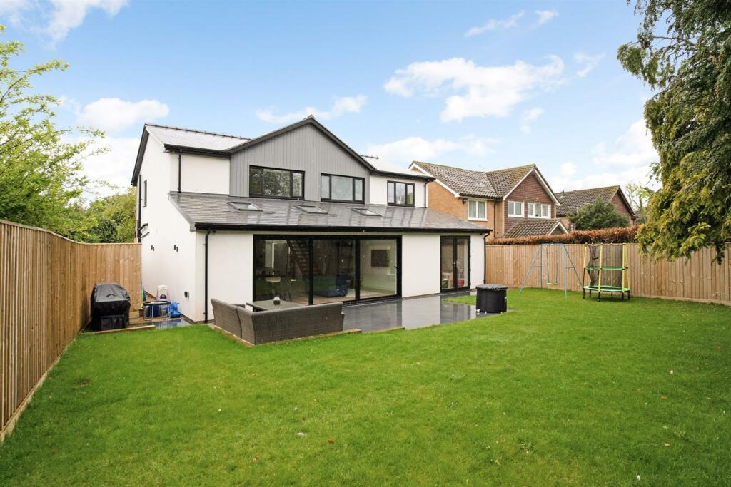 69519_3 Ashley Close, Charlton Kings - (19)_low.jp