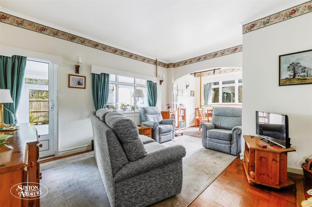 April Cottage, Walmer Gardens-2.jpg