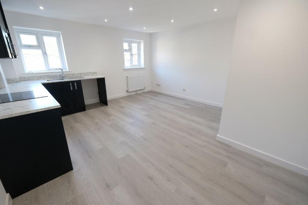 OPEN PLAN ROOM
