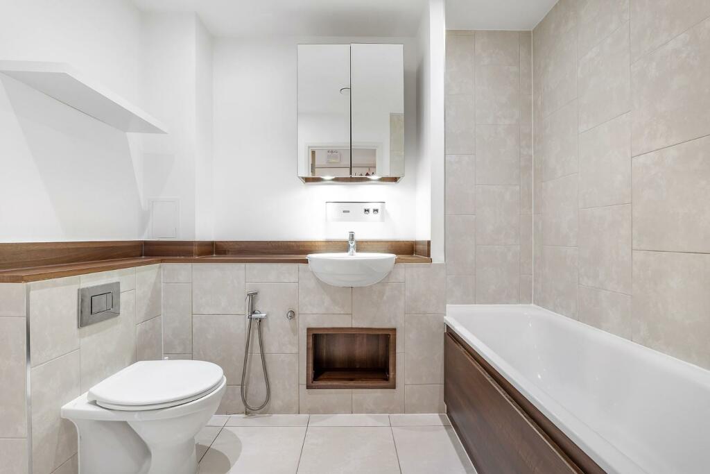 Bathroom.JPG