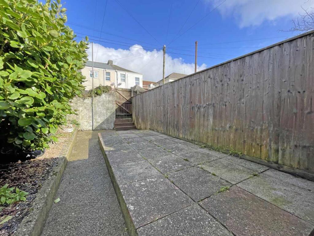 Florence Street 11 Courtyard 3.jpg